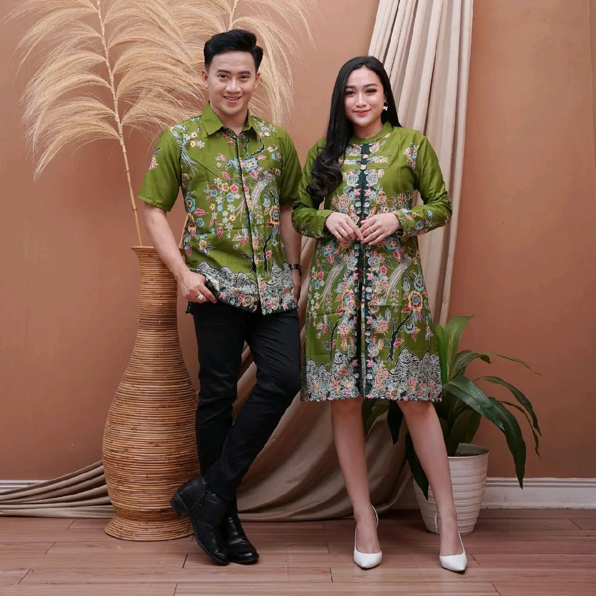 Batik unggul jaya terbaru Tunik unggul jaya terbaru kemeja batik lengan pendek terbaru Couple Tunik terbaru sarimbit batik unggul jaya terbaru