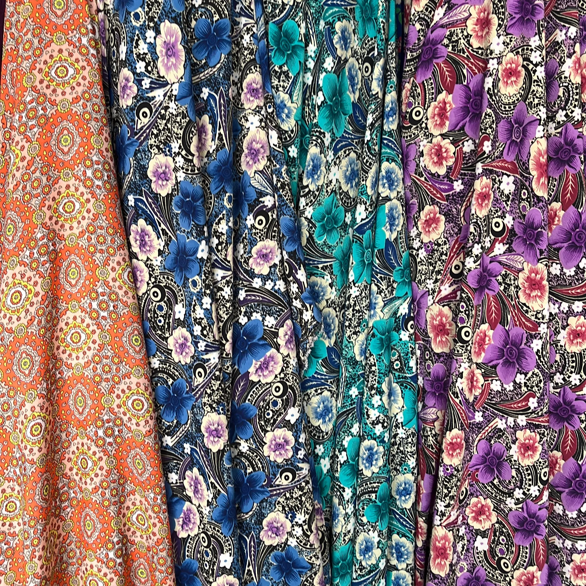 KAIN SERBA 15 RIBU 1 METER - LEBAR KAIN 1,5 M - Motif baju, Anti kusut