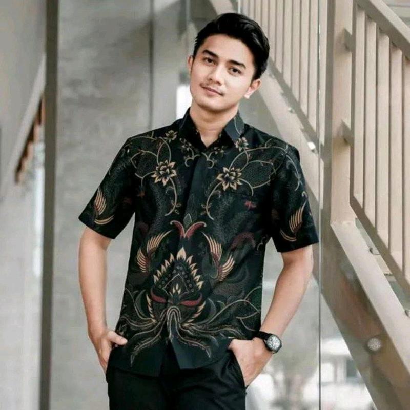 KEMEJA BATIK LENGAN PENDEK BAHAN KATUN  HALUS-LEMBUT DAN NYAMAN COCOK DI PAKAI  UNTUK ACARA FORMAL MAUPUN NON FORMAL Baju 4