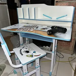 TETE Meja Belajar Anak Set Meja Tulis + Kursi Ergonomis Gaya A & B Ukuran 80cm*49cm*98cm-105cm & 30cm*32cm*77cm-84cm Warna Abu-abu Merah Jambu Biru Furniture Meja Belajar Anak Set Kursi Meja Belajar Anak Meja Sekolah Meja Kursi Belajar Anak Dan Kursi Set