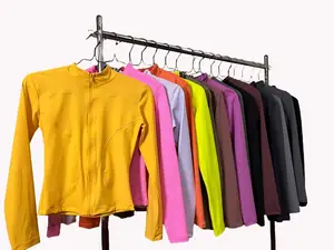 Jaket Fit Body Wanita Anti UV Yoga Gym Lengan Panjang Material Poly Spandex Tebal Tidak Menerawang Variasi Jahitan Zig Zag Elegant untuk Yoga Gym Fitness