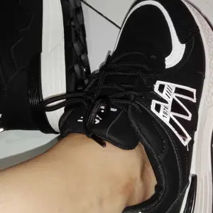 SETU Sepatu Wanita Yuqi Sneakers Kerja Kuliah Karet Hitam dan Putih Casual Shoes dengan Tinggi Sole 4-5 cm