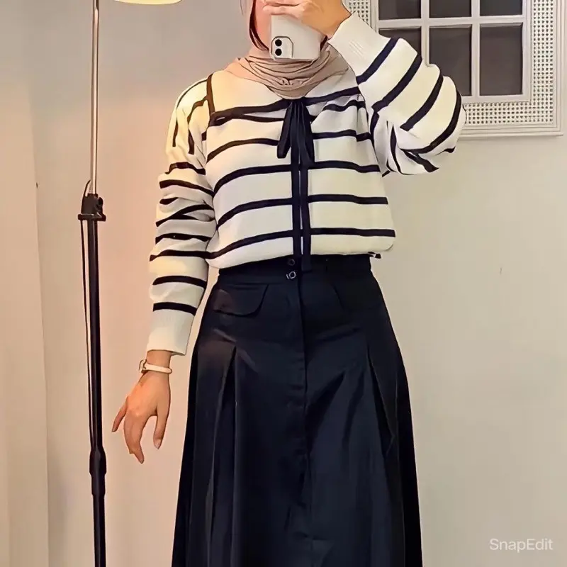 Eily Atasan Wanita Rajut Korea Motif Garis Kerah Lengan panjang Baju Knitwear 3