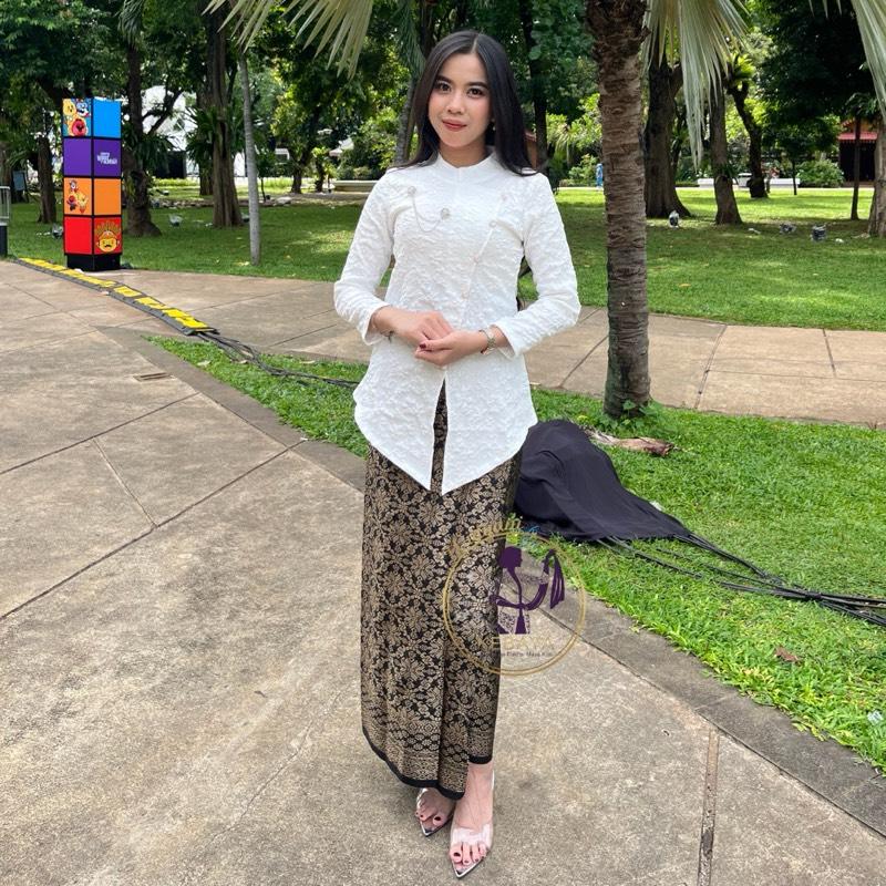 WIDYANI KEBAYA-Kebaya Janggan White Premium Fee Bros Size S-XXL Jumbo Setelan Wisuda Bridesmaid