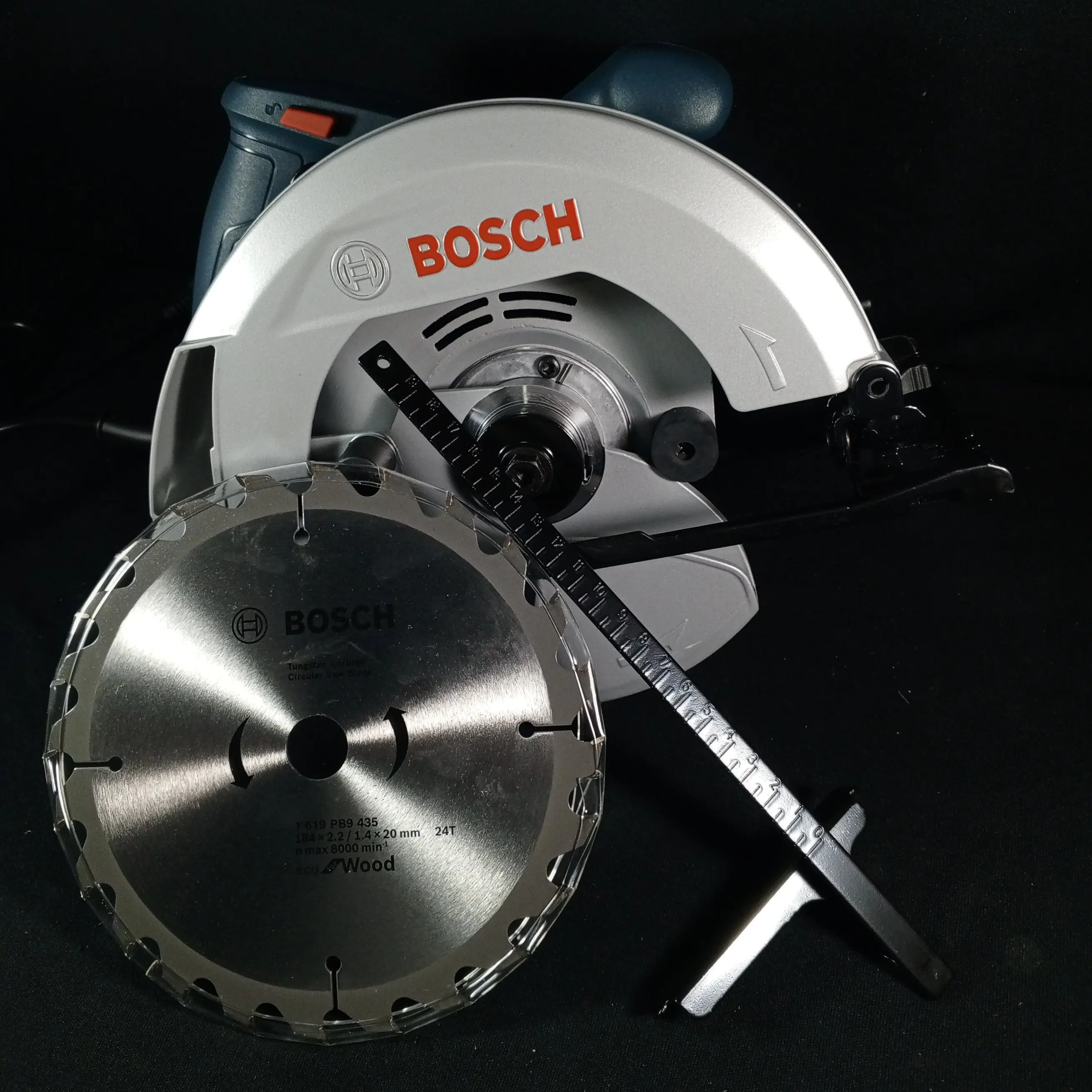 BOSCH Mesin Gergaji Potong Kayu GKS 130 Professional Circular Saw 7 Inci