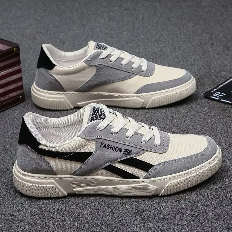 [MEGA WAREHOUSE CLEARANCE] SNUGSG SIGNATURE CLASSIC COMFORTABLE SNEAKER