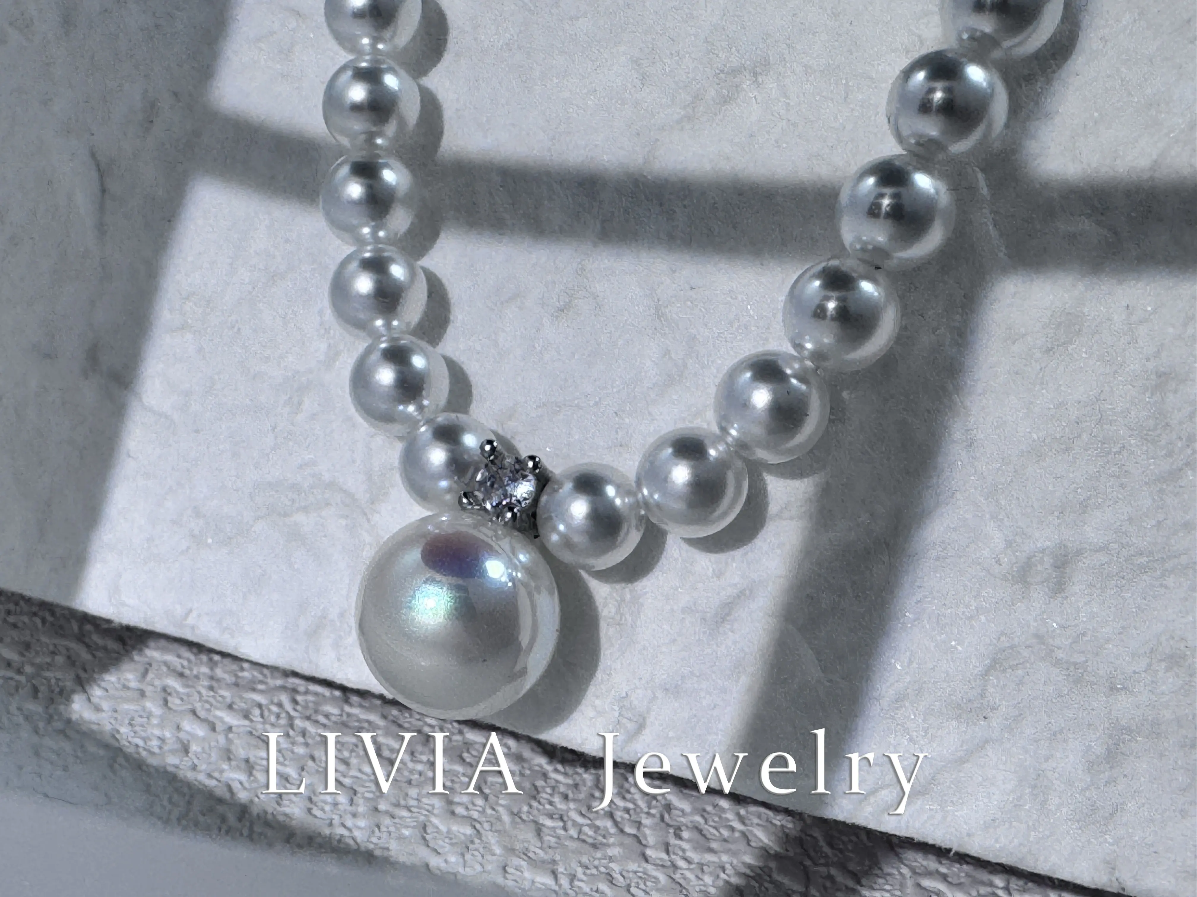 LIVIA-Pearl necklace 2025 new style best-selling luxury necklace for women; elegant accessory for the clavicle