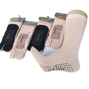 promo 3 & 1 pasang kaos kaki wanita jempol polos panjang anti slip, katun tebal lembut dan nyaman, kaos kaki muslim Hitam Dewasa Cream