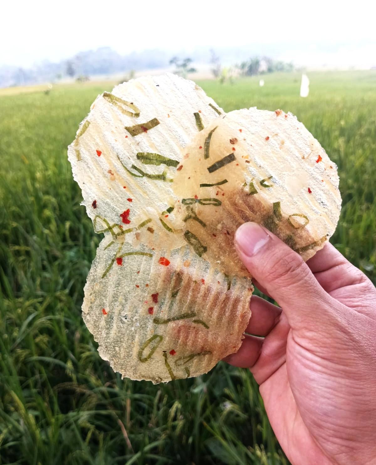 Kicimpring Singkong Mentah Bawang Cabai Gurih dan Renyah Camilan Kering Cemilan Kerupuk Snacks Makanan Keripik Pedas Food Kripik Opak Singkong Manis Asin enak