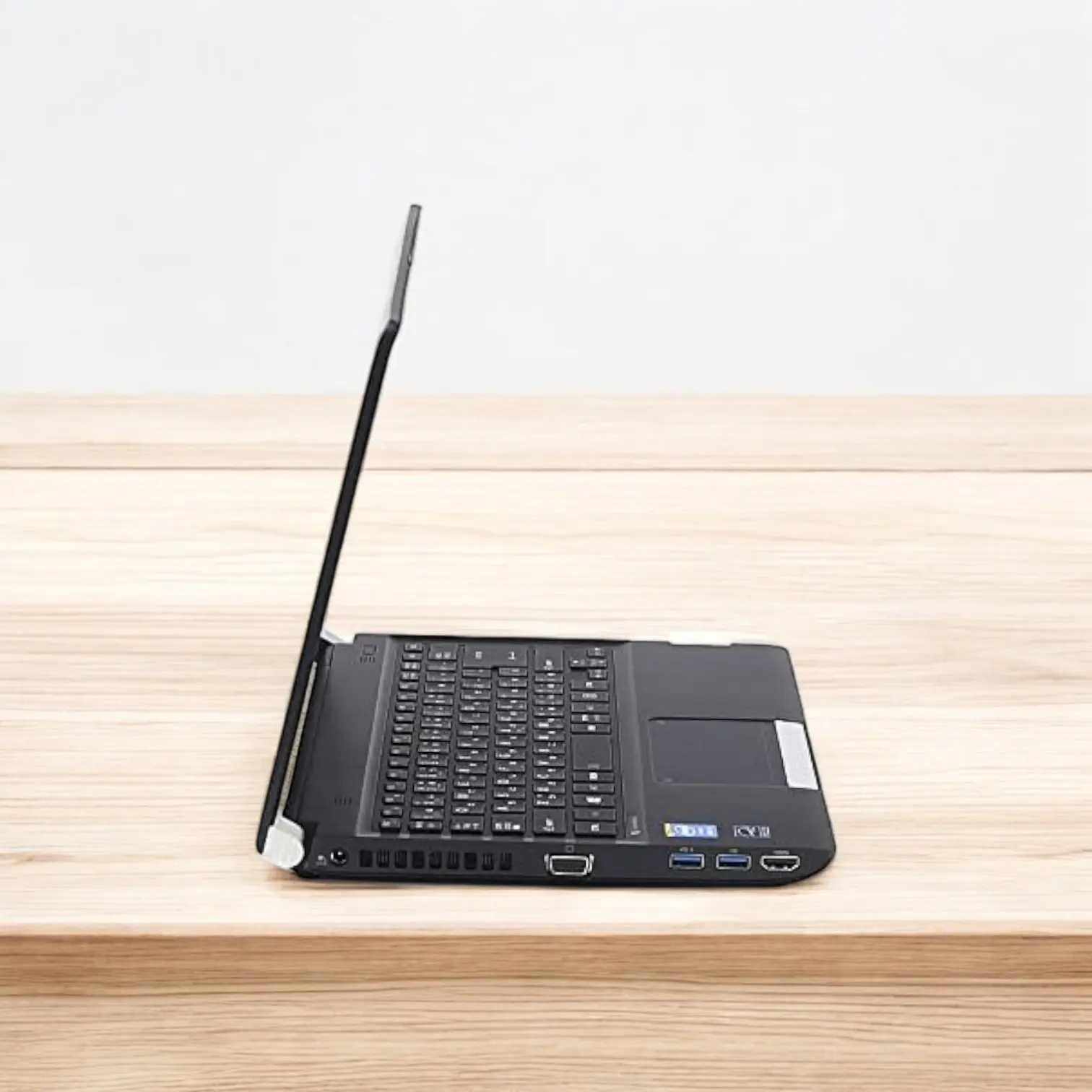 Pre-owned] Toshiba Dynabook R734 13.3 inches core i5 4th GEN 8GB
