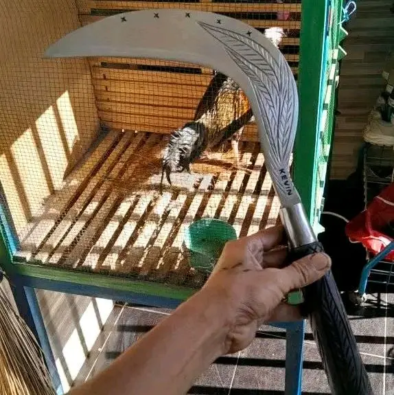 sabit rumput  dan ramban baja  superan
