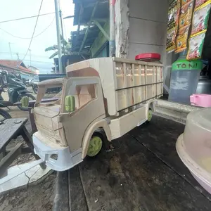 Isuzu GIGA miniatur oleng
