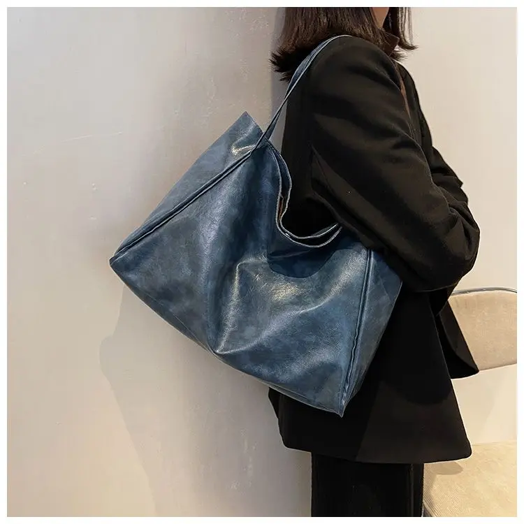 Fashionable Women's Bag New Retro Shoulder Bag Large Capacity Bag High Grade Fashionable Tote Bag Women's Bag