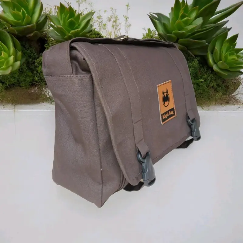 Miqdi Tas Selempang Kuliah Distro Keren Simple Dan Modis Kanvas Pria 1