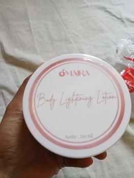 Product Review of Omaira Lightening Lotion with 5% niacinamide + Sunscreen Agent | Membantu Mencerahkan Kulit Tubuh | Membantu melindungi dari paparan sinar UV | Membantu Melembabkan Kulit Tubuh | Membantu menyamarkan Bekas luka (BPOM dan HALAL) from M**i M**i 2