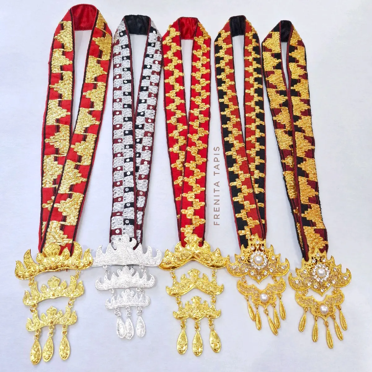 Kalung Tapis Rantai Bros Siger Khas Lampung - Selendang Syal