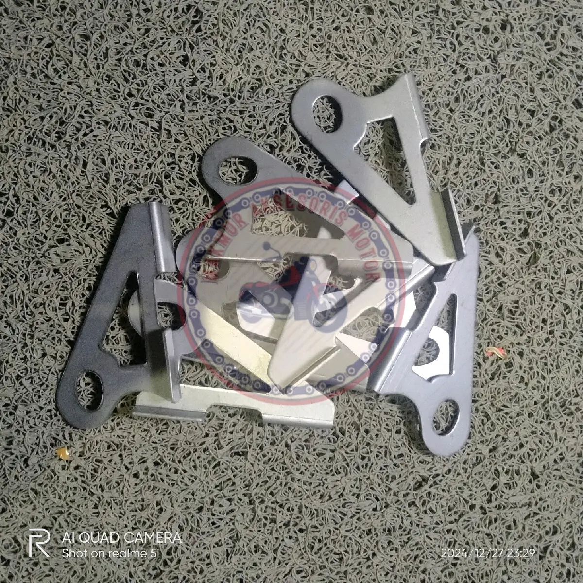 gantungan  Knalpot paten klem knalpot racing universal bahan TEBALL