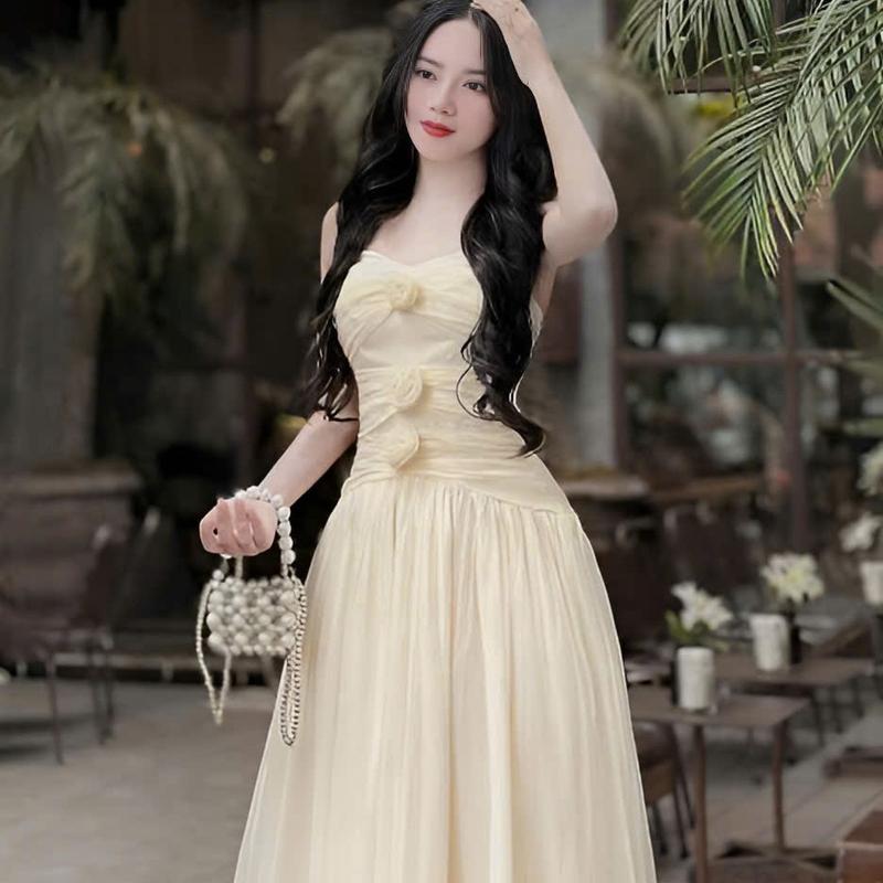 Sét đầm váy nữ tơ nến 2 lớp thiết kế 2 dây cổ yếm kết 3 bông mix chân váy xòe dài xinh xắn dành cho các nàng diện đi chơi đi tiệc 2