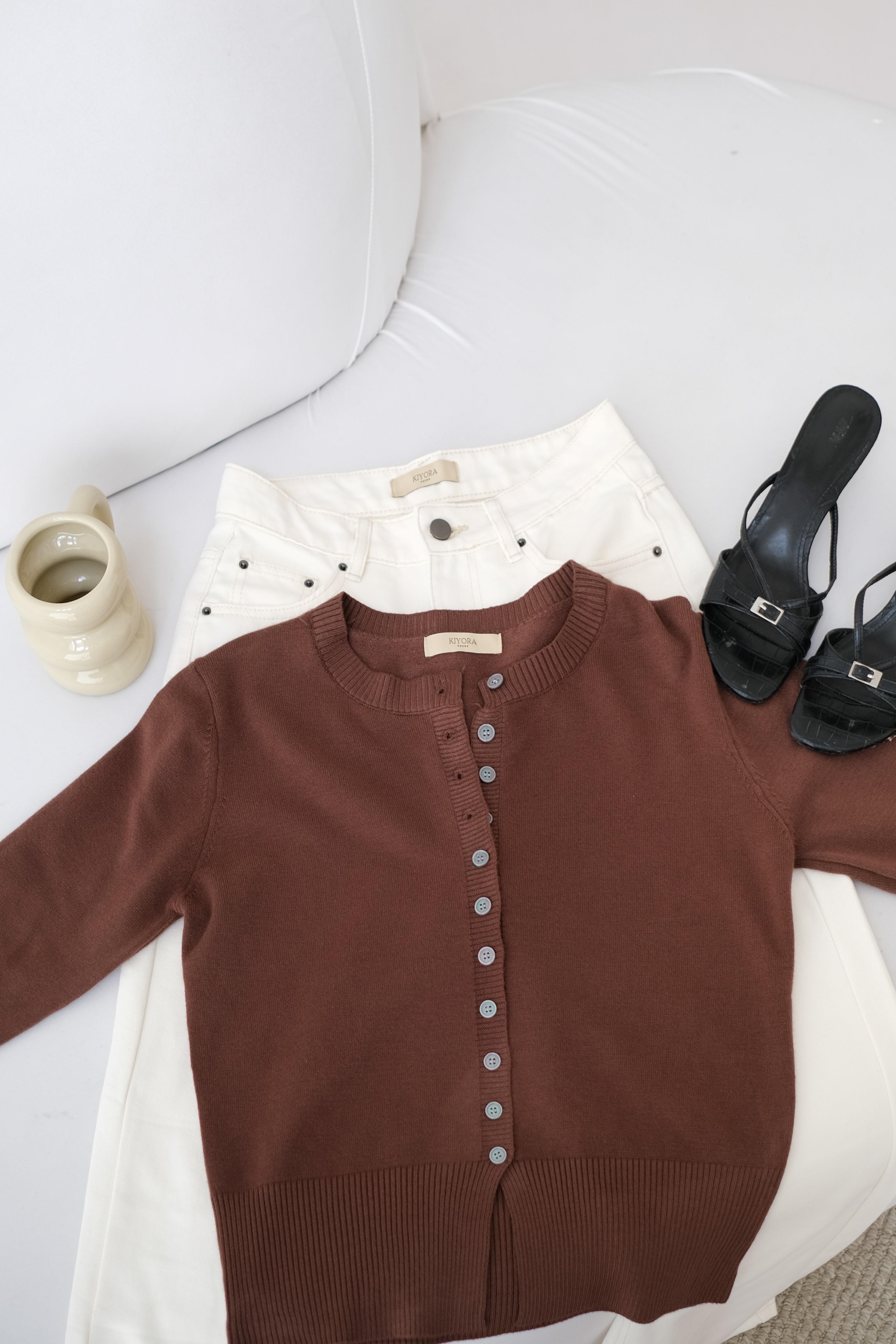 Kiyorawears - Aira Knit Cardigan / Premium Knit Sweater / Cardigan Wanita / Cardigan Rajut / Atasan Wanita Kekinian / Baju Atasan Wanita Terbaru / Jaket Wanita / Atasan Rajut Lengan Panjang / Outer Korean Style Kiyorawears - Aira Knit Cardigan / Premium Knit Sweater / Cardigan Wanita / Cardigan Rajut / Atasan Wanita Kekinian / Baju Atasan Wanita Terbaru / Jaket Wanita / Atasan Rajut Lengan Panjang / Outer Korean Style