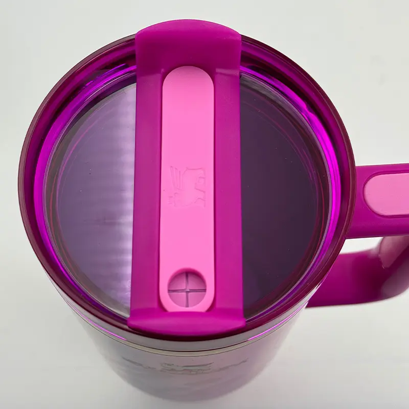 STANLEY cup x Barbie Icon 1 Tumbler THE QUENCHER H2.0 40oz 1200ml bình giữ nhiệt bình nước giữ nhiệt ly giữ nhiệt nước giữ nhiệt binh nuoc giữ nhiệt coffee cup inox cốc nhiệt có ống hút mang đi học cute ca nhiệt cao cấp tốt chính hãng bình thermos cafe 7