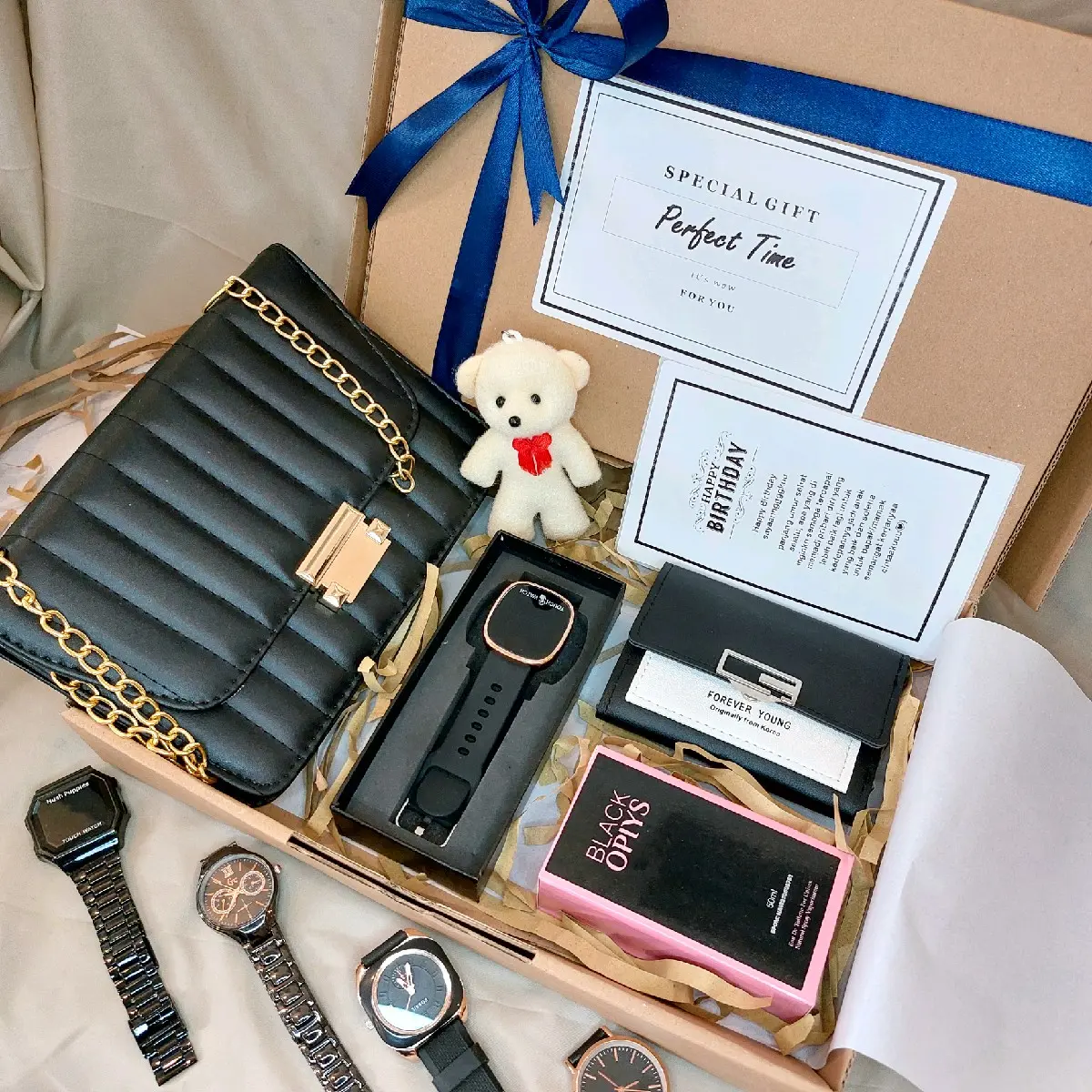 Hampers / Kado / Giftbox cewek EXCLUSIVE Isi Jam Tangan / Dompet / Tas dll