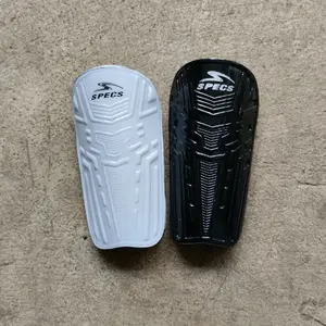 Shinguard Embos Deker Kaki Sepak Bola Futsal Lakop Pelindung Tulang Kering Olahraga Motif Logo Specs Berkualitas