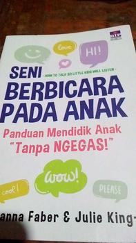 Product Review of paket 2 buku maukah jadi orang tua bahagia dan seni berbicara pada anak from A**d S**i A**o 0