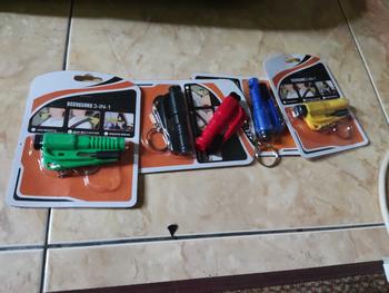 Product Review of 3 in 1 Mini Escape Tools Key Chain Car Glass Window Breaker Seat Belt Cutter Emergency Whistle Safety Hammer Escape Tools from i**E 0