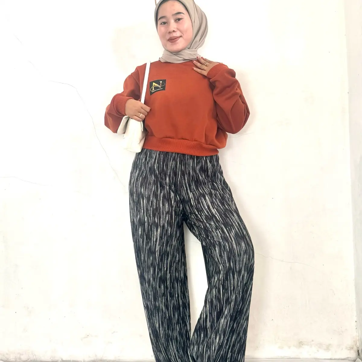 SWEATER WANITA CROPE Sweater Ala Korea Crewneck Sweatshirt Croope Kpop Wanita Kekinian Oversize Fashion Outfit Ootd Korean Style Sweter Baju Hoodie