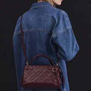 Ivette Woven Tote Bag - Tas Tangan Wanita Noir dengan Desain Anyaman Elegan dan Fungsional untuk Gaya Modern