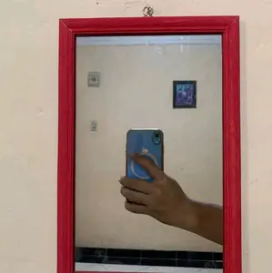 Cermin Kotak Besar Dimensi 18x28cm. dengan Bingkai Merah untuk Dinding dan Meja Fleksibel dan Estetik