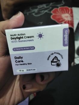 Product Review of ADLEEVA Daylight Cream With Sunscreen Glow Up Protection from p**t p**h 0