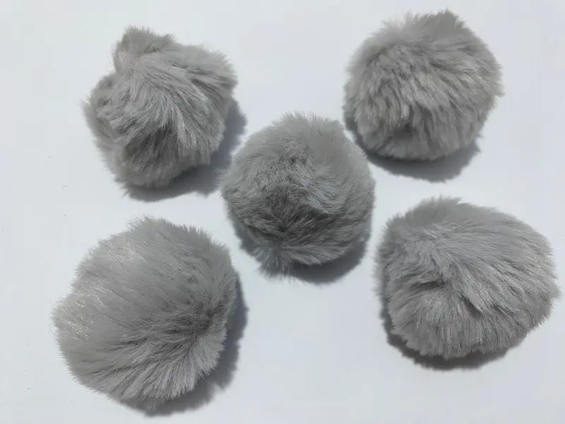 ( 1 PCS ) Bandul pompom bulu 5 cm lembut dan halus 4