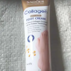 krim kaki pecah dan kering collagen Foot cream Pelembab kaki kering dan pecah Penghalus kaki kasar dan pecah Ultra Pelembab  Tumit Kaki Dan Tangan Kering Cream Tumit Dan Kering Salep Penghilang  Hand Kusam Mencerahkan
