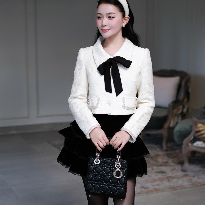  SWEETEA -  Set áo kiểu nữ mùa đông dạ Tweed đính ngọc với chân váy nhung phối ren xếp tầng Ara Set 