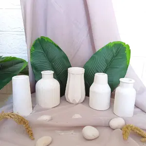 Vas putih dekorasi interior properti konten fotografi hiasan pajangan minimalis souvenir murah rustic nordic skandinavian Aesthetic Bunga