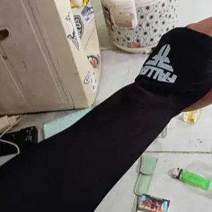 Handshock MANSET TANGAN OUTDOOR HIJAB DAN OLAHRAGA lubang jempol Hitam