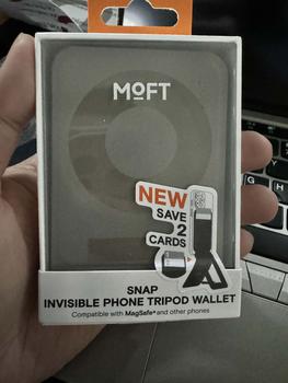 Product Review of MOFT Snap Phone Tripod Wallet Stand MOVAS - MagSafe Compatible from m**n 0