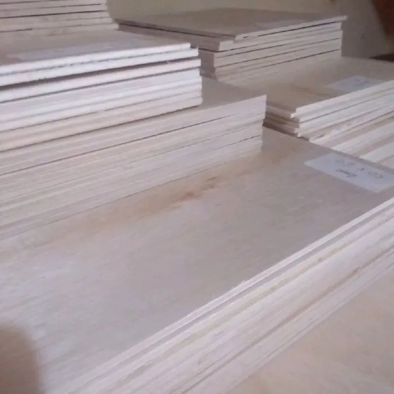 Lk - triplek  3mm albasia 30 x 25 isi : 4 lembar  multiplek potongan bahan kerajinan tangan siap pakai 4
