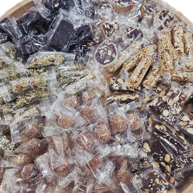  COMBO KẸO MIX 6 VỊ   không Gừng    ME,MÈ CHUỐI CUỘN  Snack Thơm Dẻo - Thức Ăn - Food 