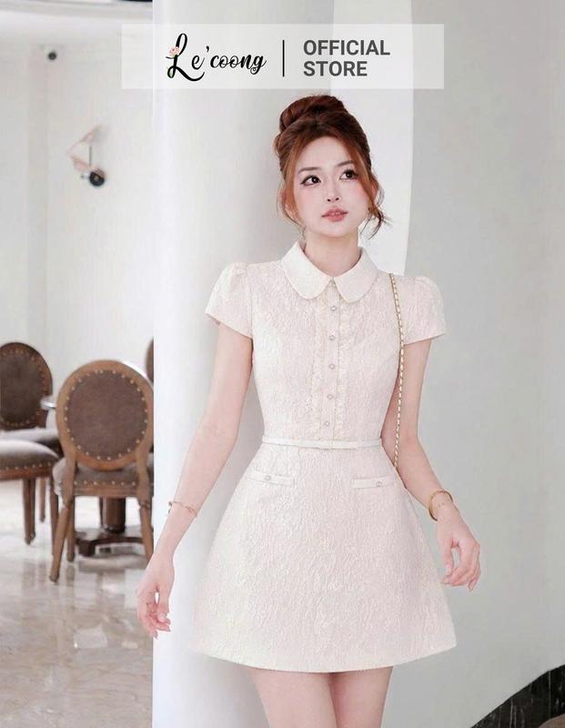 Váy Thiết Kế Tay Con Cổ Sen LECOONG V891 Váy Đẹp Đính Cúc Ren Nổi Sang Chảnh