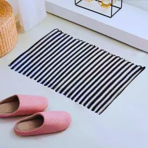 Keset Tebal Anti Licin 40x60 cm - Menyerap Air, High Quality dari Brand Terpercaya