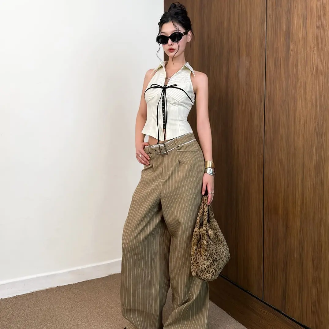 AIAI OFFICIAL "Out of Office" Trousers - Quần ống rộng "Out of Office" cạp trễ sọc thêu logo kèm belt
