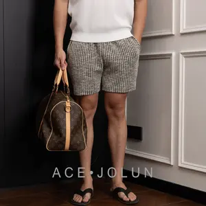 Celana pendek Houndstooth pria musim panas longgar empat titik celana pantai ringan mewah trendi retro kasual celana pendek olahraga pria celana keren celana  ponggol  cowok Kain Karet Melar Nyaman DK15 Santai Kotak