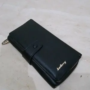 baellerry dompet dengan tampilan cantik .muat banyak uang dan bberapa tempat kartu ATM