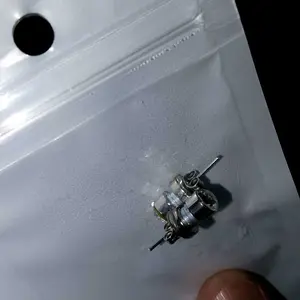 Anting Magnet Permata Mirip Pakai Asli Diamond Bulat Dengan Tangkai Jarum Stick Belakang Super Kuat