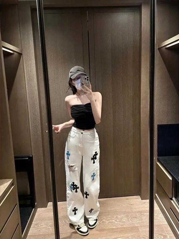 Quần jean trắng phối chữ thập siêu xinh Quần bò trắng họa tiết chữ thập hot S1