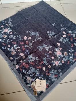 Product Review of Hijab Buckle Scarves Pouch ( ISI 5 ) Segiempat Motif Printing Voal Muslim Kerudung from m**h m**a g**g 0