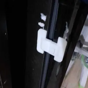 Stiker Gembok Tempel Kunci Pengaman Anak Penutup Pintu Kulkas Laci Lemari Tempel Multifungsi