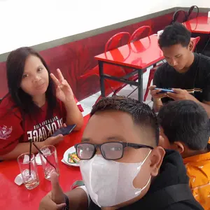 Duckbill Masker Wajah Hitam Putih Disposable Mask 3ply @50pcs dan 10pcs